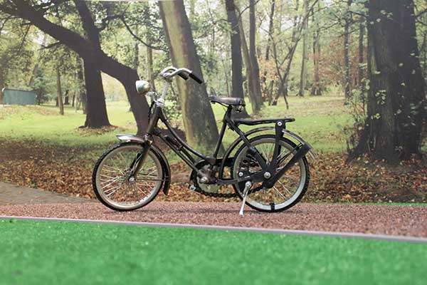 Permeable surfaces with bike, credit: Marta Ratajszczak
