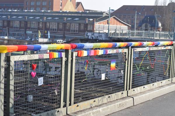"Creative Commons  yarn bombing. By  distelfliege,  licensed under CC 2.0