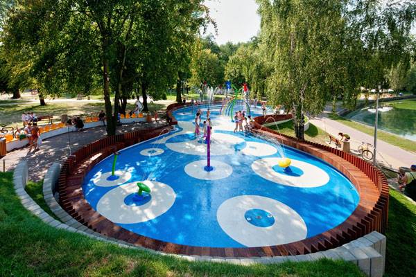 Water Playground, by RS+, in Tychy, Poland. Photo credit: Tomasz Zakrzewski