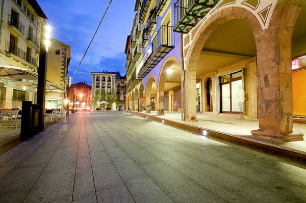 Urbanization of Historical Downtown. Photo credit: Jordi Comas