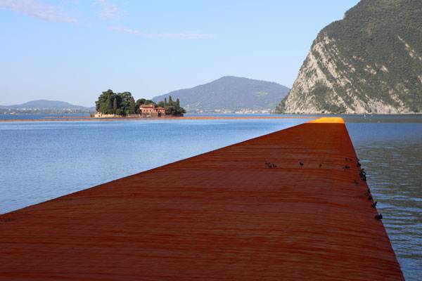 The Floating Piers, Lake Iseo, Italy, 2014-16 Photo: Wolfgang Volz © 2016 Christo