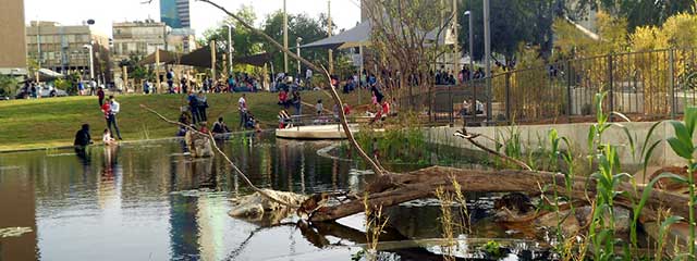 Kiryat Sefer Park, Tel Aviv, Israel by Ram Eisenberg