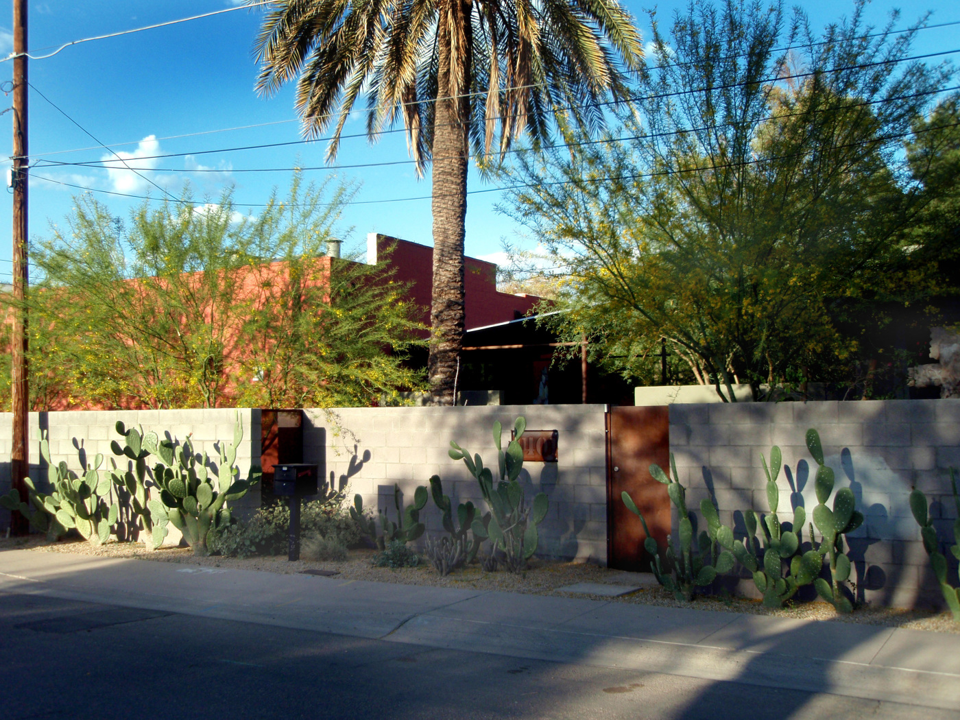 city grocery 3 entry walls