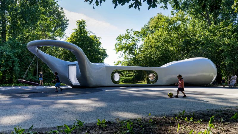 Beatrixpark Turns Art Installation into a Playground