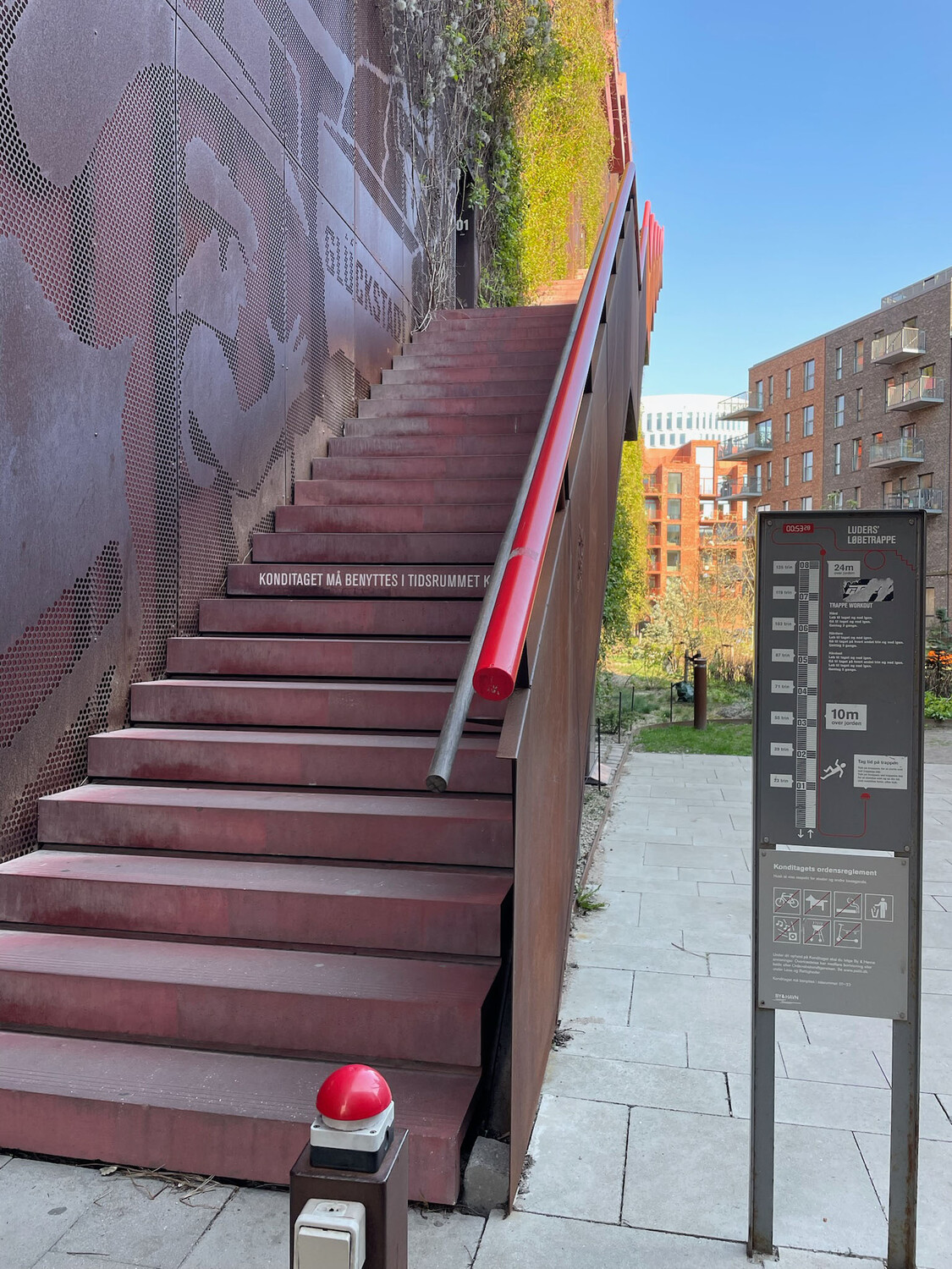 Stair Climber "Push the Button!" / bguppy