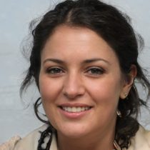Profile picture of Mayra Robinson