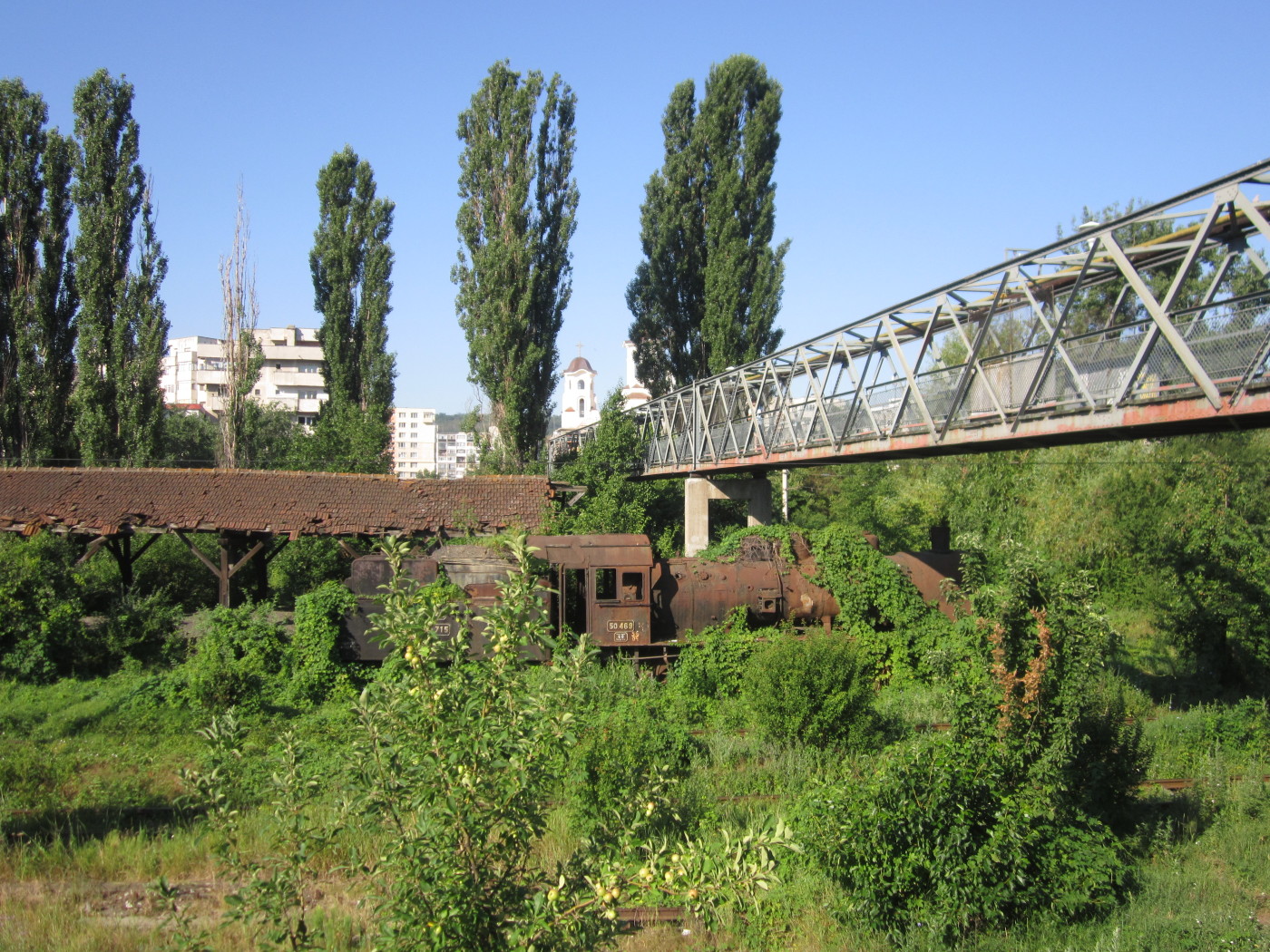 A view over the pedestrian bridge